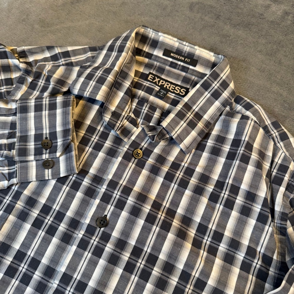 Express‎ Modern Fit Plaid Button Up Shirt Mens Small Black White Long Sleeve